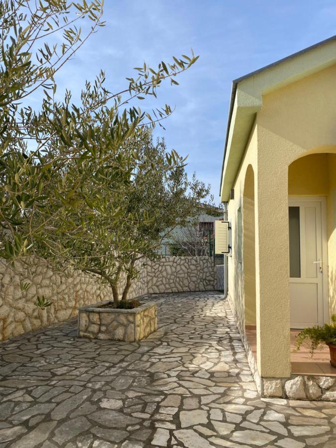 Apartments Mikecin Novigrad  Esterno foto