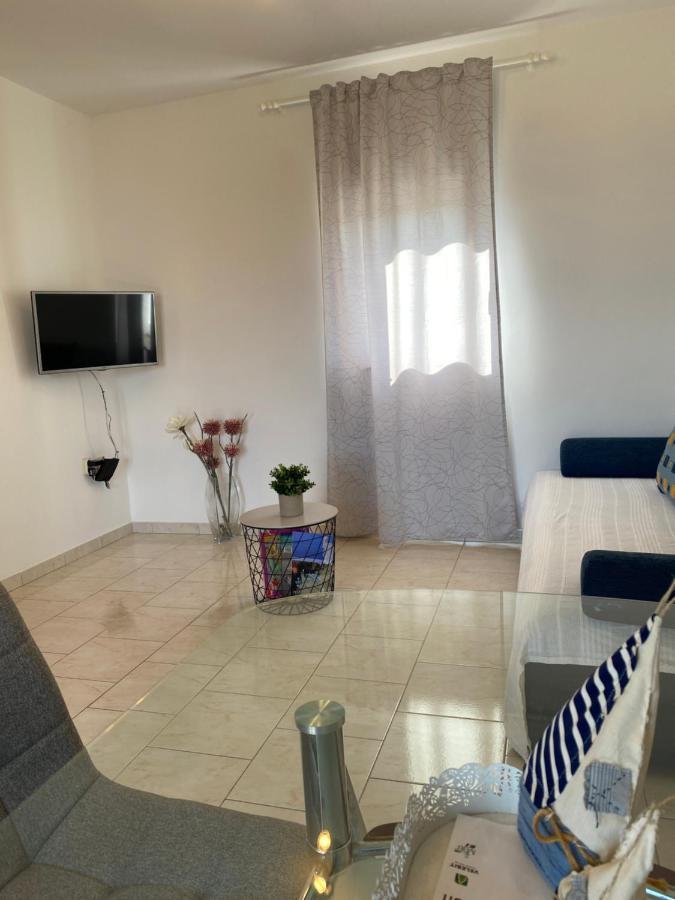 Apartments Mikecin Novigrad  Esterno foto