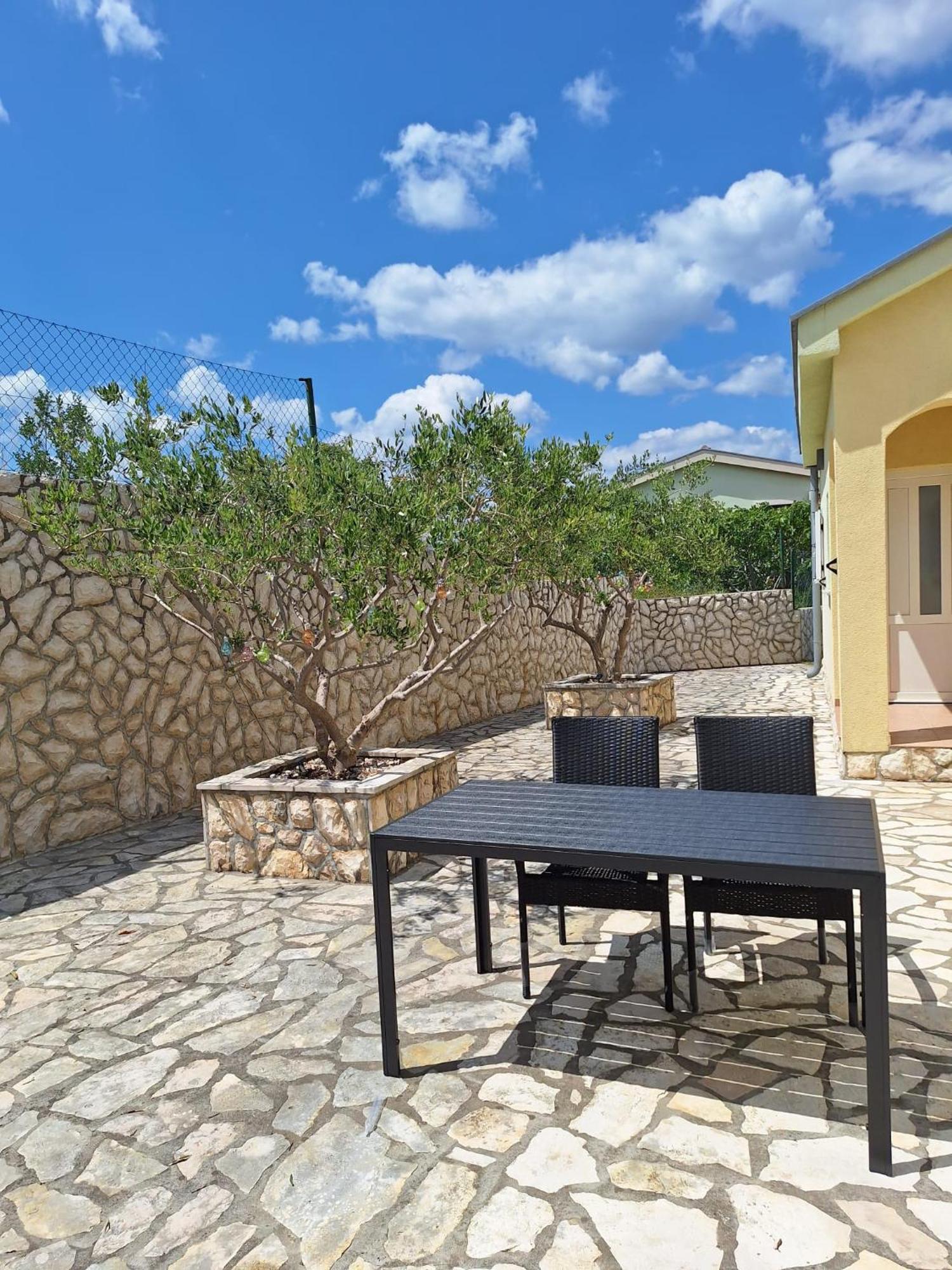 Apartments Mikecin Novigrad  Esterno foto