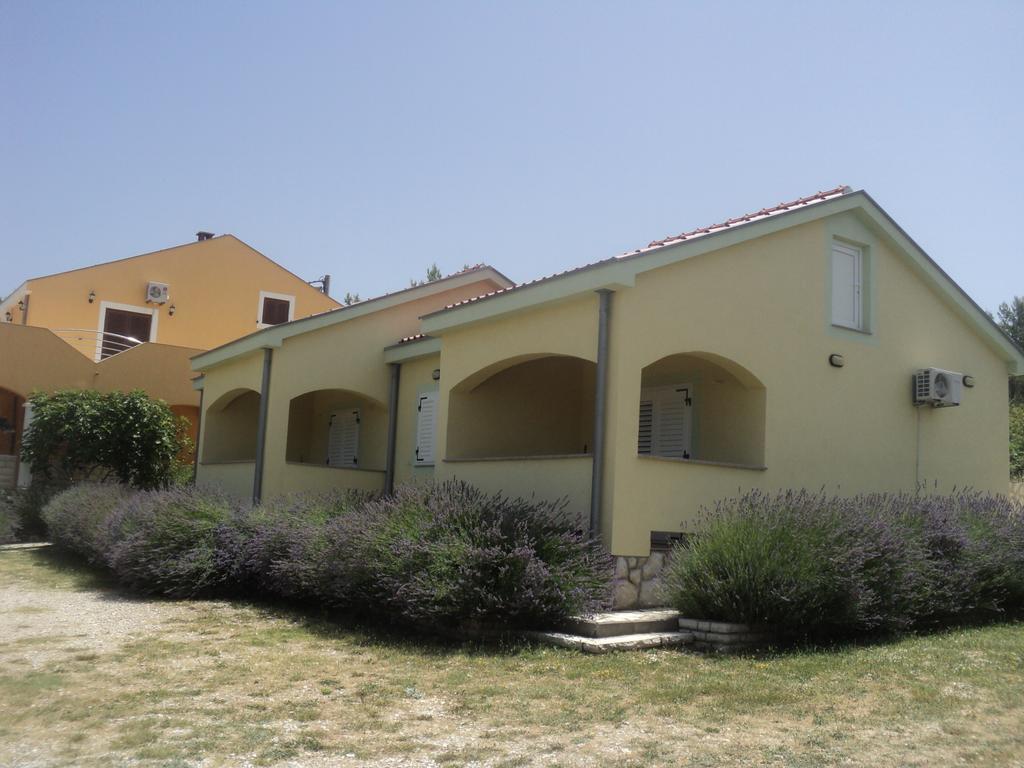 Apartments Mikecin Novigrad  Esterno foto